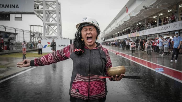 Viral di Sirkuit Mandalika, Rara Bongkar Cara Kerja Pawang Hujan