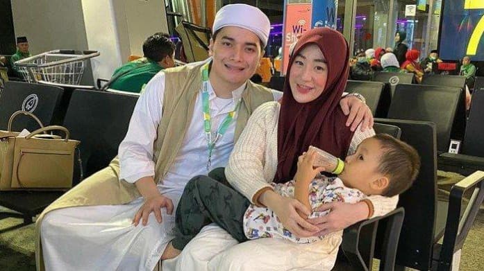 Disindir Tak Pernah Jenguk Anak, Alvin Faiz: Hati-hati Jejak Digital!