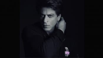 Heboh! Shah Rukh Khan Datangi Acara Buka Puasa Bersama Baba Siddique