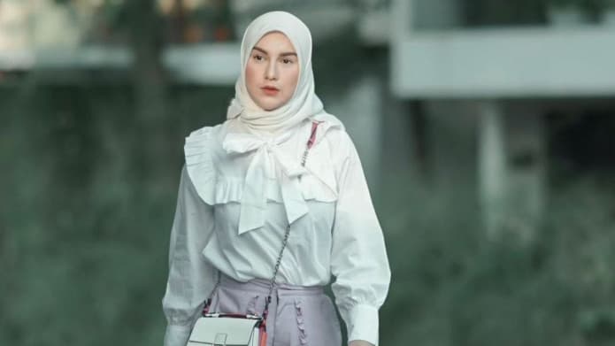 Irish Bella Ngamuk Usai Nomornya Disebar ke Pihak Investasi Bodong