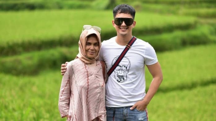 Berlinang Air Mata, Kiki Farrel Ungkap Kisah Kasur yang Dipakai untuk Menidurkan Jenazah Ibu