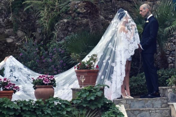 Menikah 3 Kali, Kourtney Kardashian dan Travis Barker Gelar Pesta di Italia