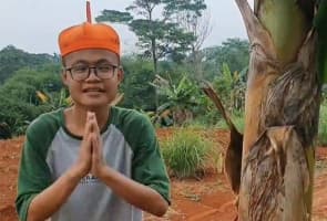 Kabar Terkini Sony Wakwaw: Jual Gorengan dan Lepas Aset untuk Biaya Berobat Ayah