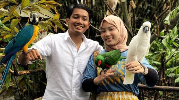 Cerita Haru di Balik Lukisan Wajah Eril yang Dipegang Putri Ridwan Kamil