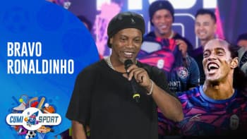 Cumi Sport: Meski Hanya Main Sebentar, Ronaldinho Begitu Terkesan Dengan Indonesia