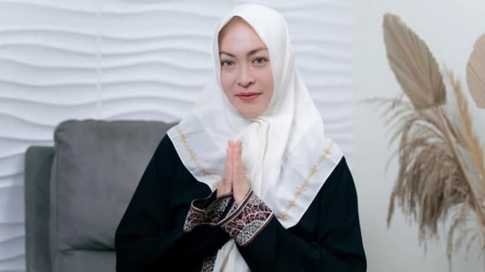 Reaksi Angelina Sondakh Soal Isu Turun Ranjang dengan Adik Adjie Massaid