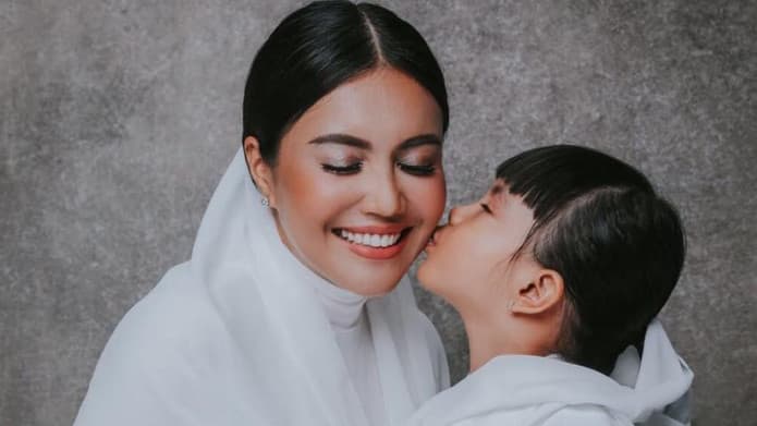 Alasan Denada Masih Belum Berani Bawa Anak Pulang ke Indonesia