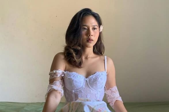 Positif COVID-19, Nadin Amizah Batal Tampil di Dua Konser