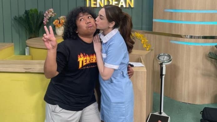 Unggah Pas Foto Background Biru, Celine Evangelista dan Marshel Diduga Siap Nikah