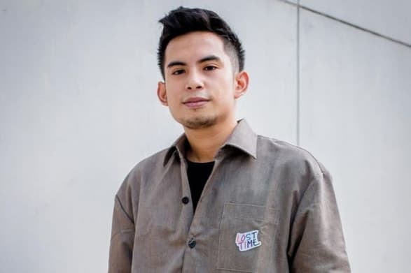 Viral Penggemar Hampir Cium Okin, Netizen Heboh!