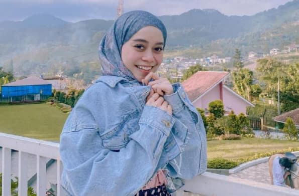 Jadi Korban KDRT, Kerongkongan Lesti Kejora Geser karena Dicekik Rizky Billar?