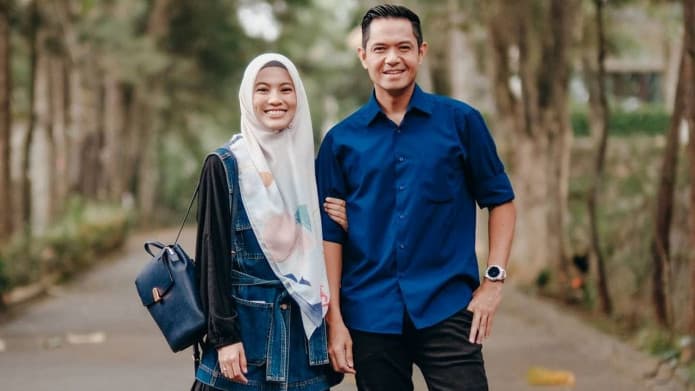 Diterpa Isu Cerai. Dude Harlino dan Alyssa Seobandono Beri Jawaban