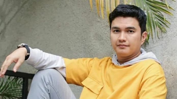 Aldi Taher Lelang Gitar Demi Bantu Biaya Indra Bekti, Ini Alasannya