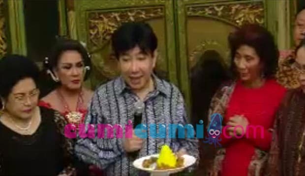 Menteri 'Nyentrik' di Ultah Guruh...