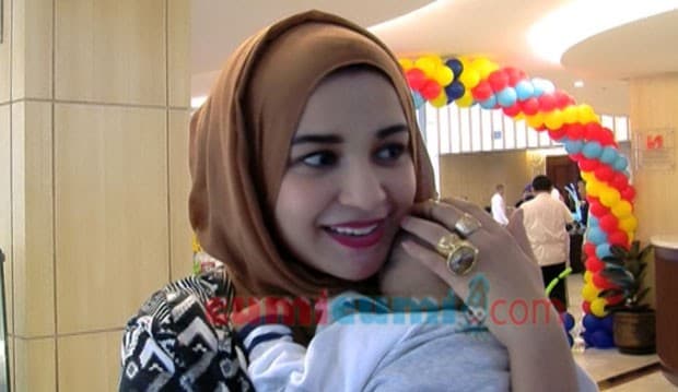 Shireen 'Diet' Lewat ASI...