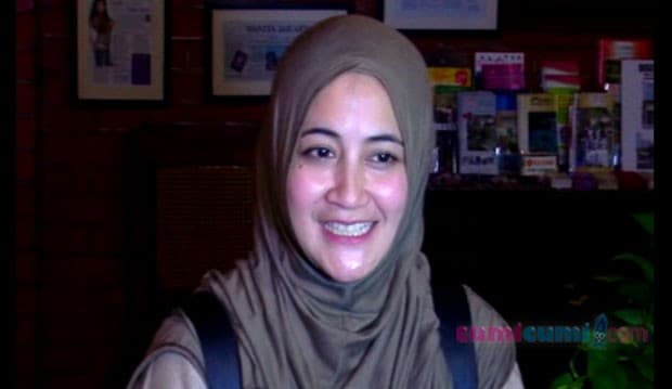 Umi Pipik Jadi Desainer