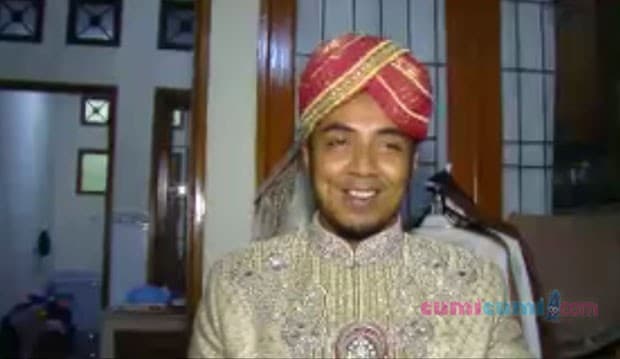 Ustadz Riza Bergaya Bollywood...