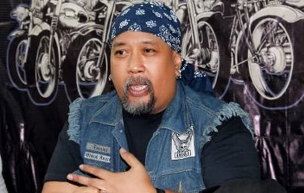 Naik Motor Jelajahi Singapura