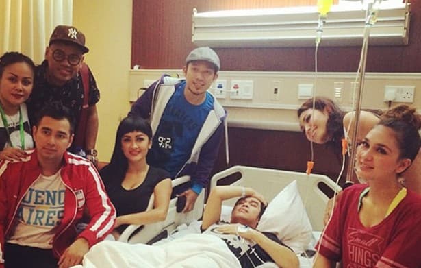 Rekan Artis Jenguk Olga Syahputra