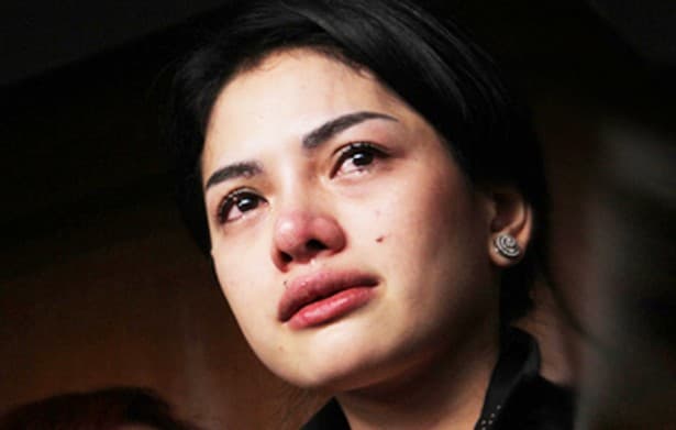Nikita Mirzani Jadi Anak Yatim Piatu