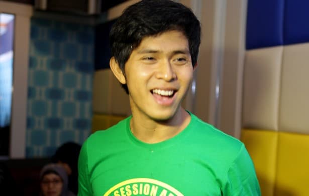 Cakra Khan Jatuh Dari Motor