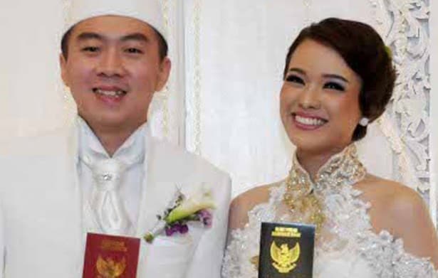 Imlek Pertama Winda Viska dan Suami