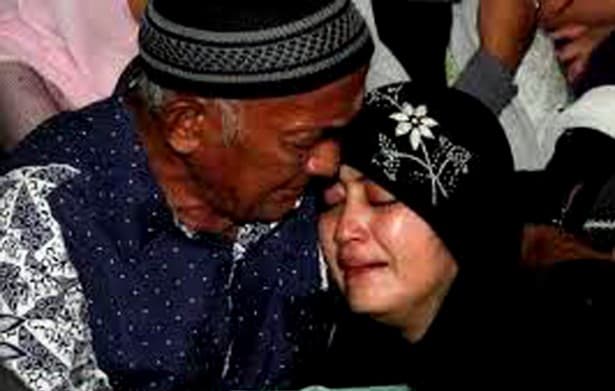 Umi Pipik Nangis Kumpul Dengan Sahabat Uje