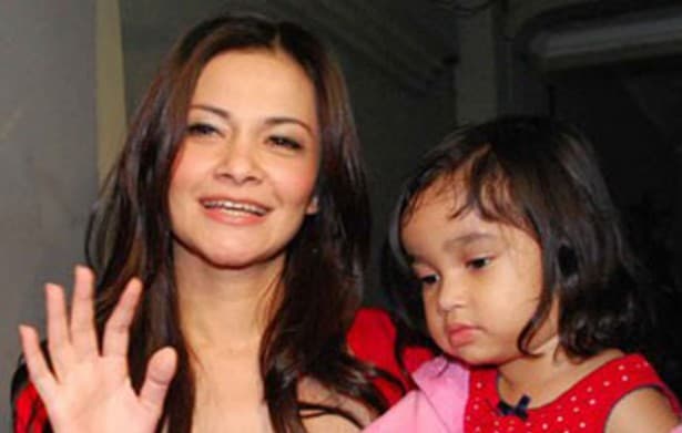 Cut Tari dan Jusuf Subrata Jaga Hubungan Demi Anak