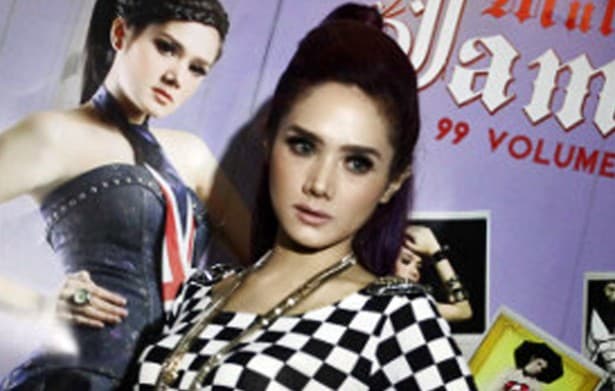 Honor Manggung Mulan Jameela Saat Tahun Baru