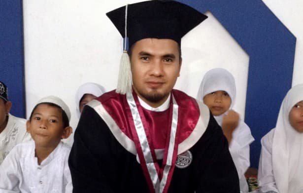 Saipul Jamiell Bergelar Sarjana Hukum