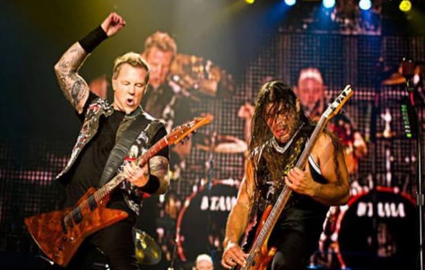 Metallica Mengguncang GBK