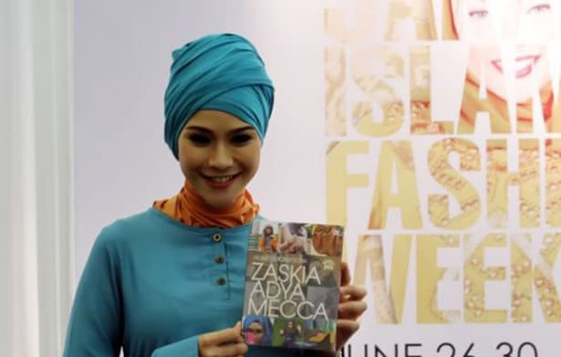 Zaskia Adya Mecca Berbagi Tips Gaya Dengan Jilbab