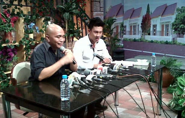 Bantah Hamili DJ Verny, Denny Sumargo Nangis