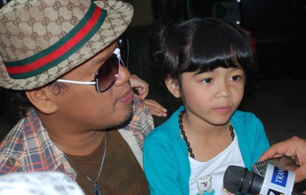 Uya dan Cinta Kuya Boyong Piala di PGA 2013
