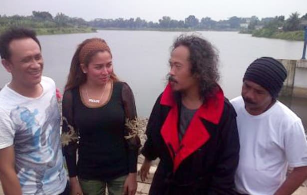 Seram, Cinta Penelope 'Ketempelan'