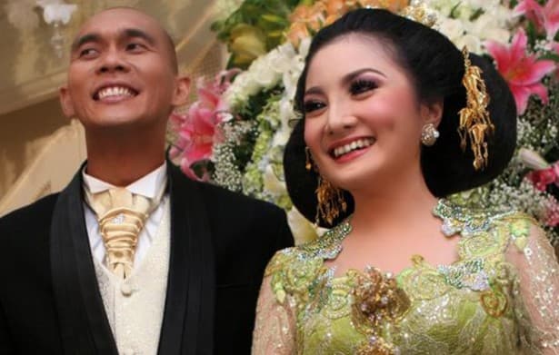 Sidang Cerai Perdana Kiki Amalia-Markus 14 Januari 2013