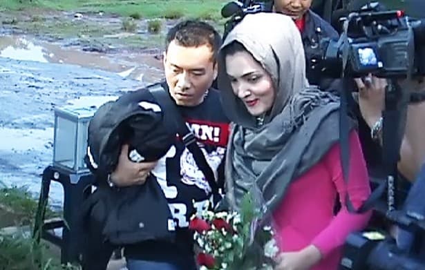 Bupati & Menteri Saksi Pernikahan Anang-Ashanty