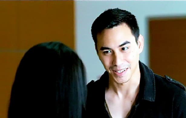 Adegan Mesra, Darius Sinathrya Takut Istri Cemburu