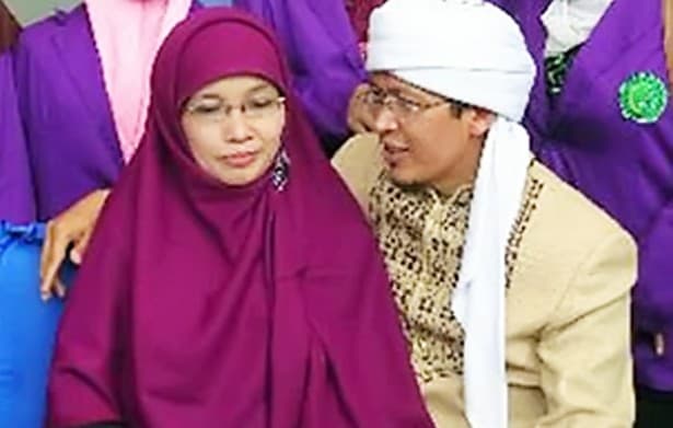 Teh Rini Mantap Dipoligami Aa Gym