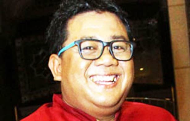 Ramon Papana Tulis Buku Biografi Ade Namnung