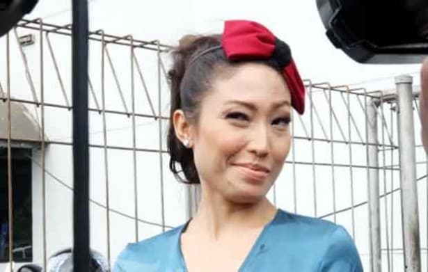 Ayu Dewi Enggan Komentari Rencana Pernikahan Zumi Zola