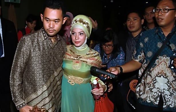 Rachel Maryam Dapat Gelang Dari Alm. Ayah