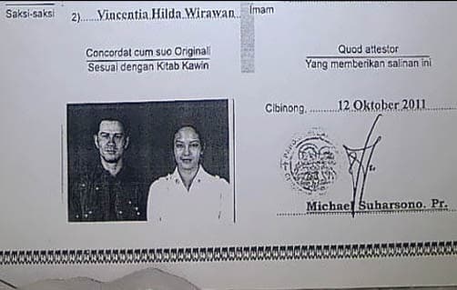 Ortu Berusaha Batalkan Pernikahan Aurelie Moeremans