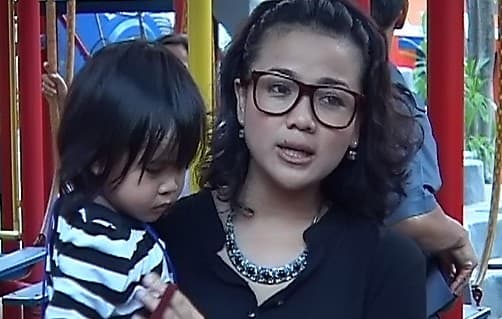 Nirina Zubir Gemar Dandani Anak