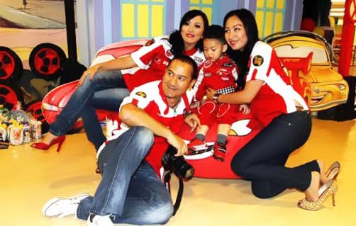 Dukungan Keluarga Untuk Angelina Sondakh