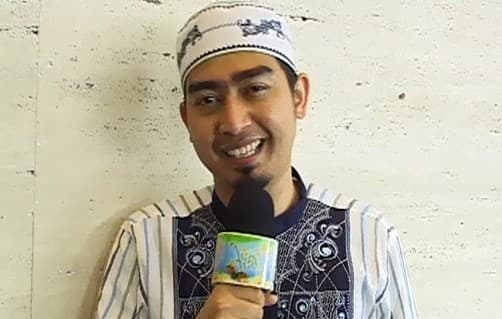 Mengenal Ustadz Solmet Lebih Dekat