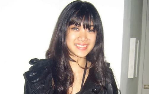 Widi 'Vierra' Gandeng Cowok Nonton Konser