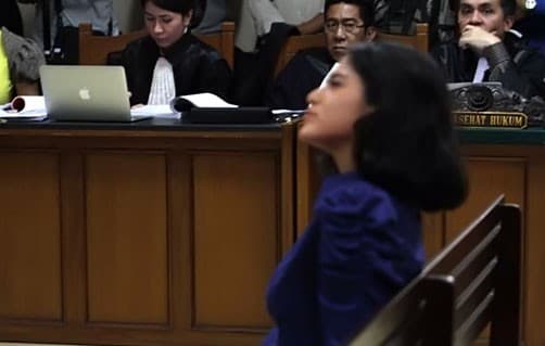 Dewi Perssik Digiring ke Kejati
