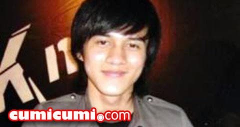 Junot Santai Foto Pacar Topless Beredar