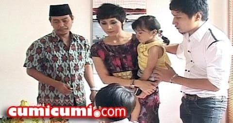 Kado Spesial Dari Istri Untuk Arie Untung